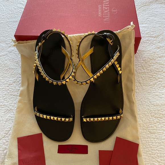 Valentino Shoes - Valentino Garavani Rockstud Shoes Sandals Black 38